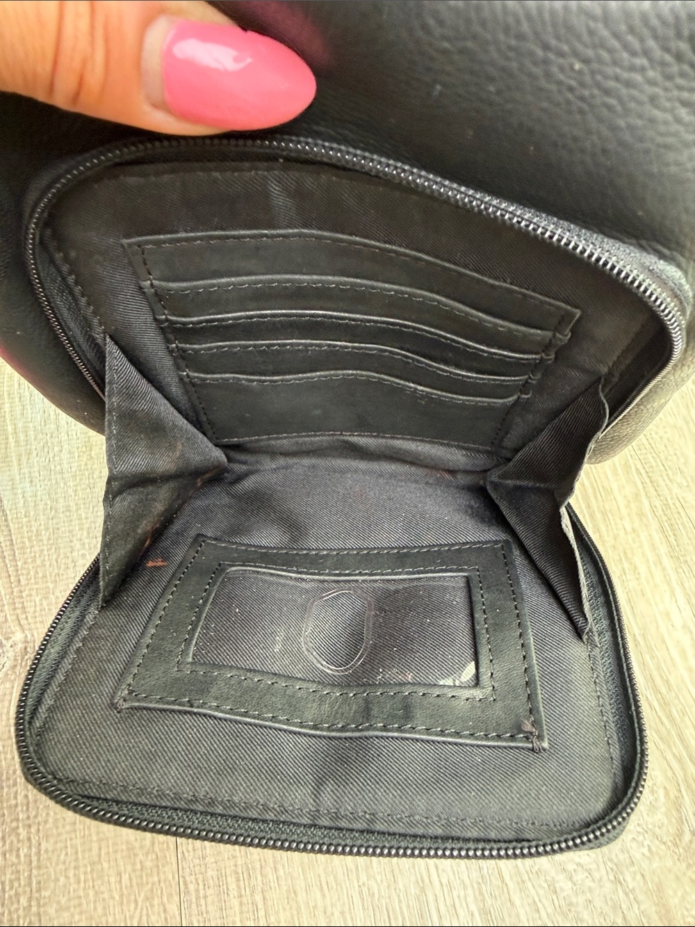 Fossil Black Leather Slim Crossbody Bag - Picture 4 of 6